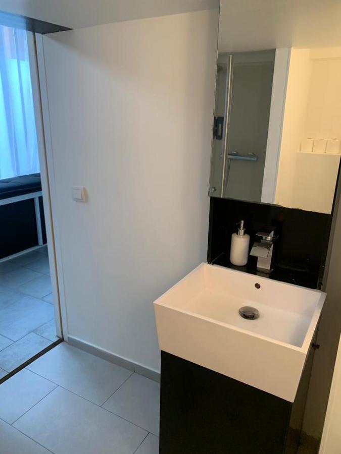 Apartament Spacious Bright Split Level Flat In The Fashionable Marais Paryż Zewnętrze zdjęcie